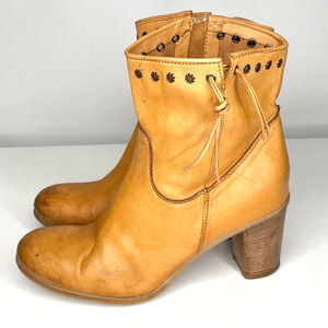 Manas Boots- Women’s distressed golden/tan vegan leather studded zip-up 8.5/39.